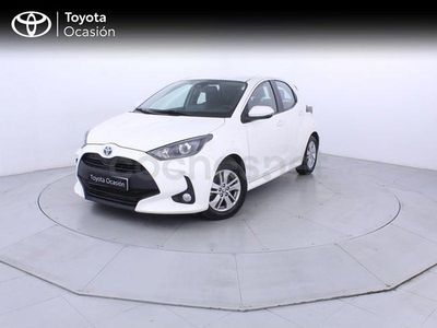 Usado Toyota Yaris Hybrid Business Edition 116 CV (85 kW) 2021 Blanco Berlina