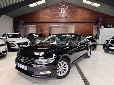 Usado VW Passat Advance 120 CV (88 kW) 2016 Negro Berlina