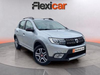Usado Dacia Sandero Comfort 95 CV (69 kW) 2019 Gris Berlina