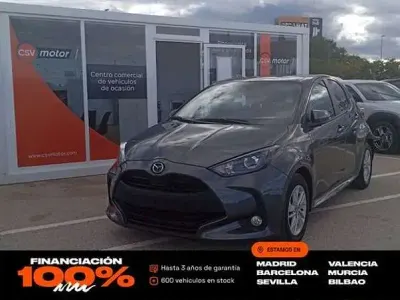 Używany Mazda 2 Center-Line 116 KM (85 kW) 2023 Szary Sedan/Limuzyna