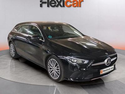 Usado Mercedes CLA220 Shooting Brake 190 CV (139 kW) 2021 Negro Familiar
