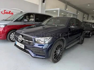 Usado Mercedes GLC300e 320 CV (235 kW) 2023 Azul Coupe