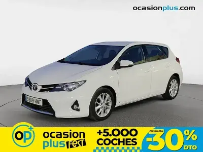 Usado Toyota Auris Active 124 CV (91 kW) 2013 Blanco Utilitario