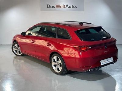 Usado Seat Leon FR 150 CV (110 kW) 2024 Rojo Familiar