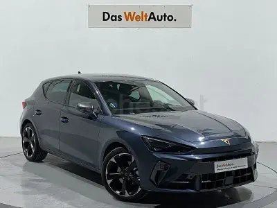 Usado Cupra Leon 150 CV (110 kW) 2024 Gris / plata Berlina