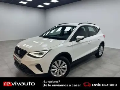 Usado Seat Arona Style Plus 110 CV (80 kW) 2022 Blanco SUV