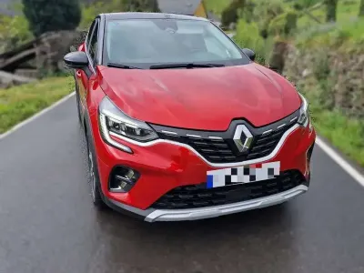 Usado Renault Captur Zen 140 CV (102 kW) 2021 Rojo SUV