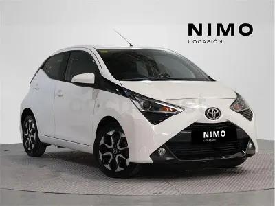Usado Toyota Aygo X-play 72 CV (52 kW) 2021 Blanco Utilitario