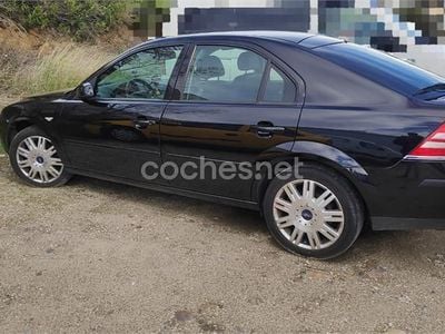Usado Ford Mondeo Sport 130 CV (95 kW) 2003 Negro Berlina