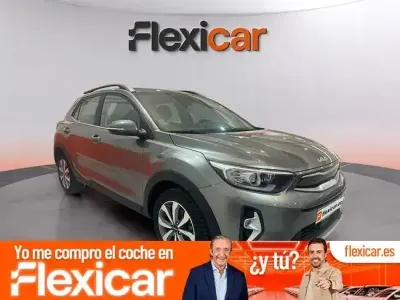 Usado Kia Stonic 100 CV (73 kW) 2024 Gris SUV