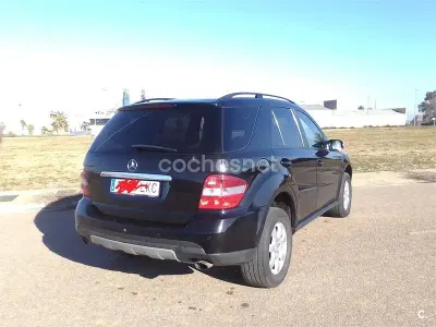 Usado Mercedes ML320 224 CV (164 kW) 2006 Negro SUV