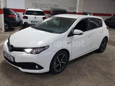 Toyota Auris Hybrid