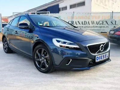 Usado Volvo V40 CC Plus 120 CV (88 kW) 2019 Gris Familiar