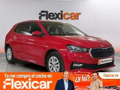 Usado Skoda Fabia Selection 115 CV (84 kW) 2025 Rojo Utilitario