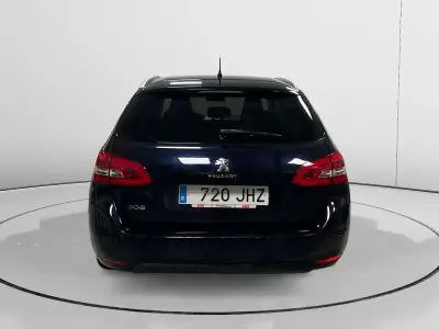 Usado Peugeot 308 SW Style 120 CV (88 kW) 2015 Negro Familiar