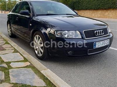Usado Audi A4 Sport 130 CV (95 kW) 2004 Azul Berlina