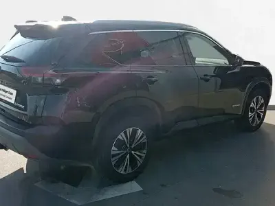 Käytetty Nissan X-Trail N-Connecta 158 HP (116 kW) 2023 Musta Katumaasturi