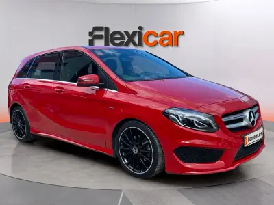 Gebraucht Mercedes B200 139 PS (102 kW) 2019 Rot Van / Kleinbus