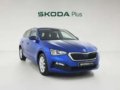 Usado Skoda Scala 110 CV (80 kW) 2022 Azul Utilitario