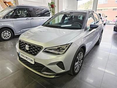 Usado Seat Arona FR 115 CV (84 kW) 2024 Gris / plata SUV