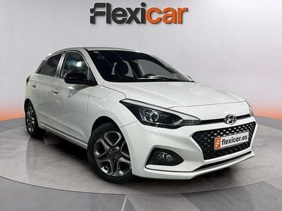Usado Hyundai i20 100 CV (73 kW) 2019 Blanco Berlina