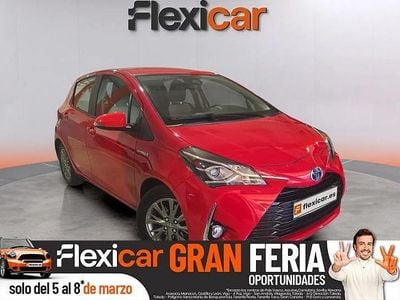 Usado Toyota Yaris Hybrid Advance 100 CV (73 kW) 2018 Rojo Berlina