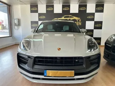 Usado Porsche Macan 441 CV (324 kW) 2023 Gris SUV