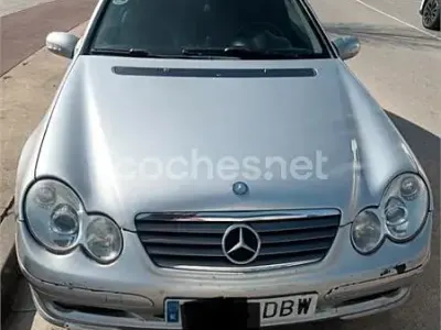Usado Mercedes C230 197 CV (144 kW) 2003 Gris / plata Berlina