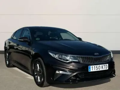 Usado Kia Optima 137 HP (100 kW) 2019 Castanho Sedan