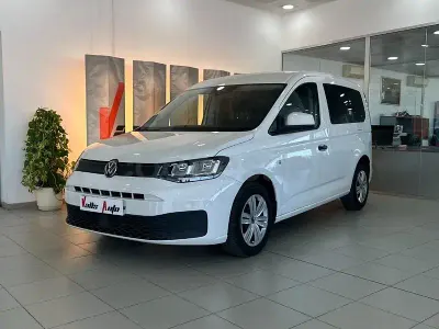 Usado VW Caddy 102 CV (75 kW) 2023 Blanco Monovolumen