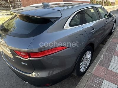 Usado Jaguar F-Pace Prestige 250 CV (183 kW) 2018 Gris / plata SUV