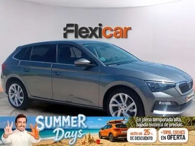 Usado Skoda Scala Style 110 CV (80 kW) 2022 Gris Utilitario