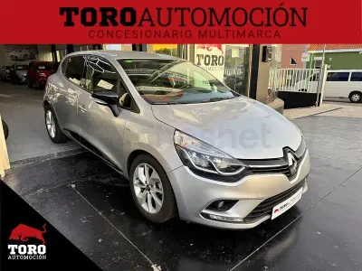 Usado Renault Clio IV LIMITED 75 CV (55 kW) 2018 Gris / plata Berlina