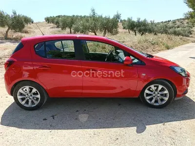 Usado Opel Corsa Selective 95 CV (69 kW) 2016 Rojo Utilitario