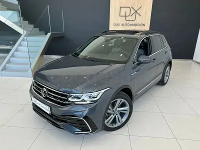 Usado VW Tiguan R-line 150 CV (110 kW) 2022 Gris / plata SUV