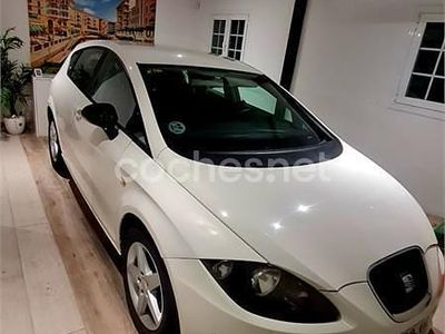 Blanco Usado 2010 Seat Leon Reference Berlina | 4800 € (Precio justo)