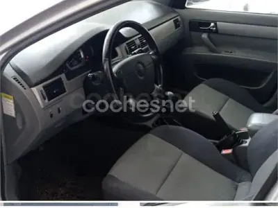 Usado Chevrolet Nubira SX 109 CV (80 kW) 2005 Verde Berlina