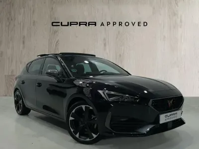 Usado Cupra Leon 150 HP (110 kW) 2024 Preto Sedan