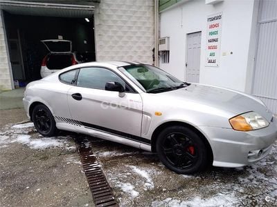 Gris / plata Usado 2004 Hyundai Coupé Coupe | 2400 € (Un poco caro)