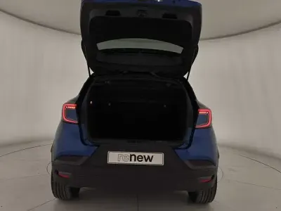 Usado Renault Captur Techno 100 CV (73 kW) 2025 Azul SUV