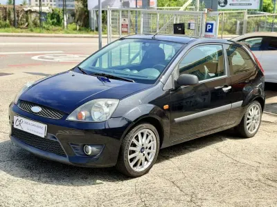Usado Ford Fiesta Ghia 90 CV (66 kW) 2008 Utilitario