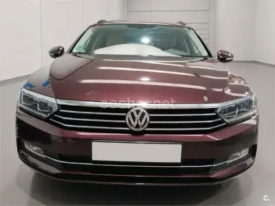Usado VW Passat Advance 120 CV (88 kW) 2017 Rojo Familiar