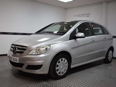 Usado Mercedes B150 95 CV (69 kW) 2008 Gris / plata Monovolumen