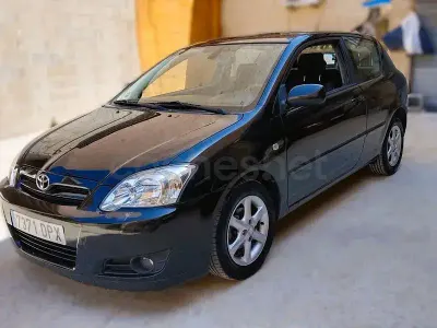 Usado Toyota Corolla Sol 110 CV (80 kW) 2005 Negro Berlina