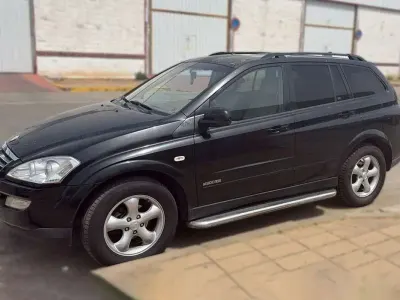 Usado SsangYong Kyron Limited 141 CV (103 kW) 2008 Negro SUV
