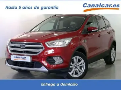 Usado Ford Kuga Titanium 120 CV (88 kW) 2017 Rojo SUV