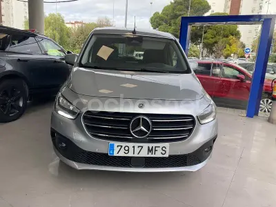 Usado Mercedes T180 116 CV (85 kW) 2023 Gris / plata Monovolumen