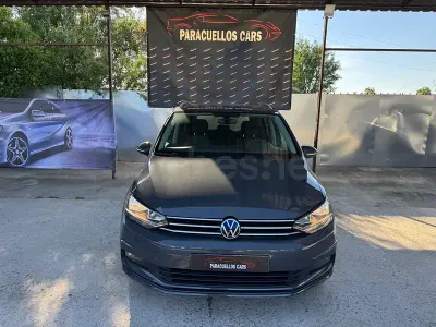 Usado VW Touran Advance 150 CV (110 kW) 2022 Gris / plata Monovolumen