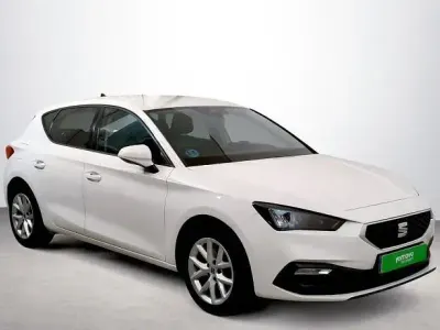 Usado Seat Leon Style 115 CV (84 kW) 2021 Blanco Berlina