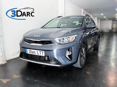 Usado Kia Stonic 120 CV (88 kW) 2021 Gris / plata SUV